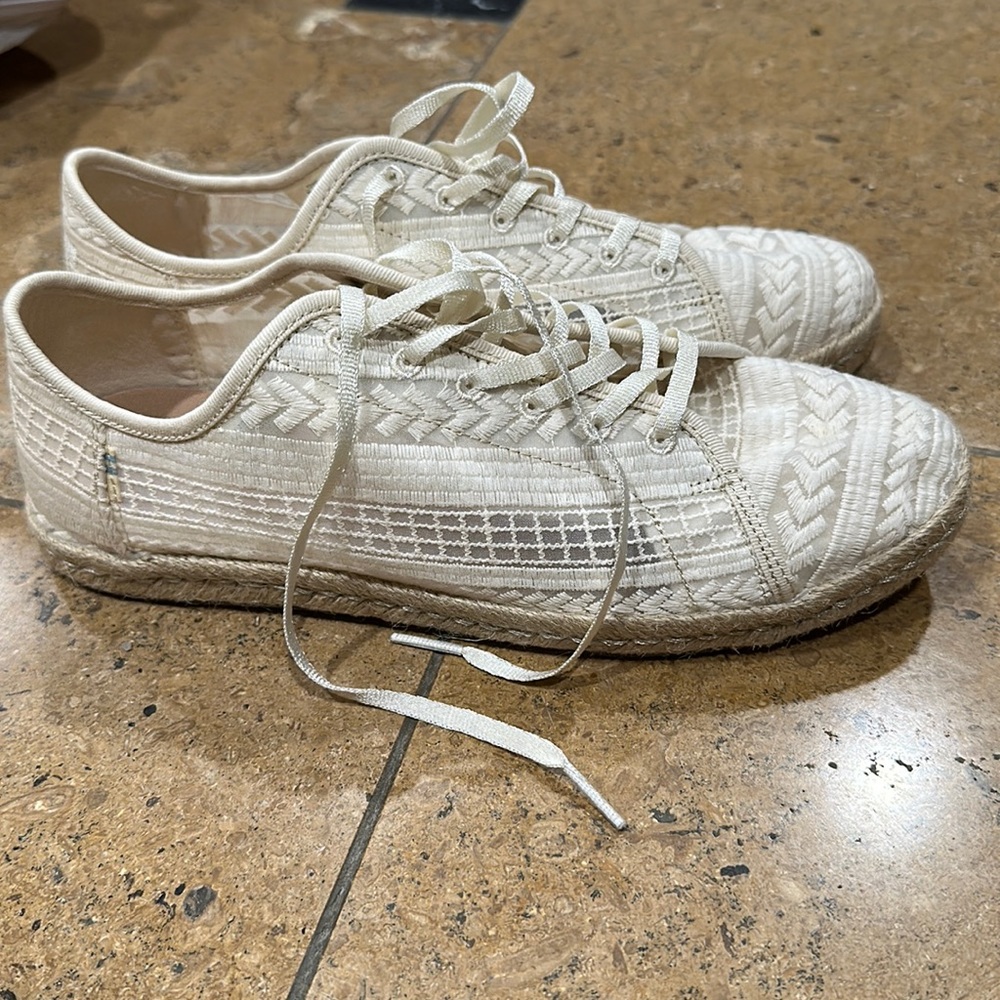 Brand new TOMS espadrille sneakers